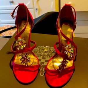 Gorgeous Adrianna Papell heels